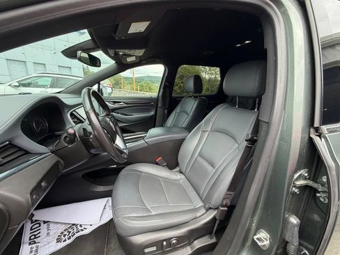 Used 2023 Buick Enclave Essence AWD/4WD image 9