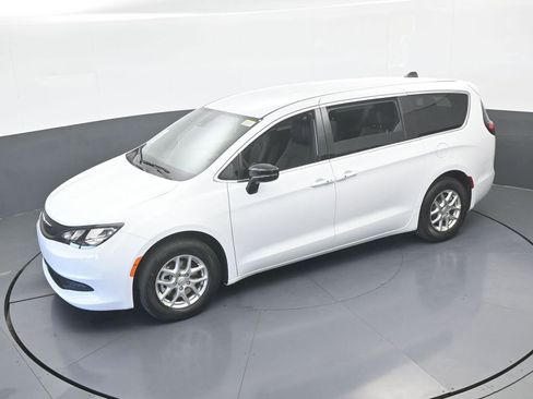 New 2026 Chrysler Voyager LX image 43