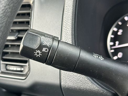 Used 2023 Nissan Frontier SV w/ Midnight Edition Package image 31