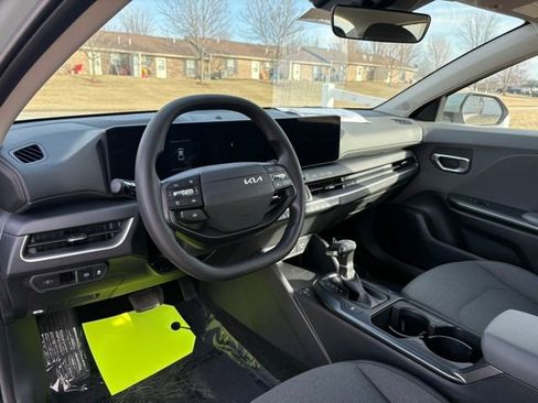 Used 2025 Kia K4 FWD image 10