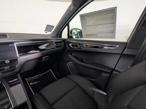 New 2026 Porsche Macan S image 23