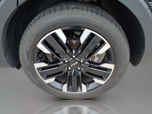 Used 2025 Kia Telluride SX w/ SX Captain's Chair Package image 5