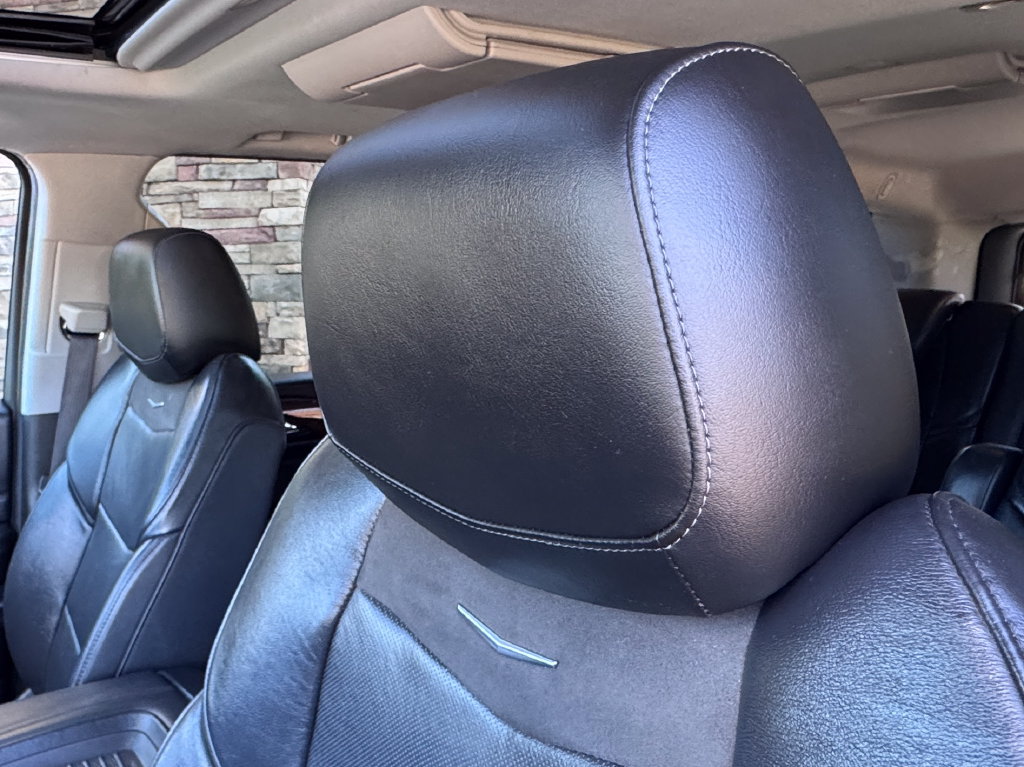 Used 2018 Cadillac Escalade ESV Premium Luxury AWD/4WD image 18