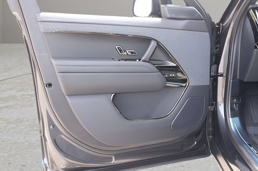 New 2026 Land Rover Range Rover Sport Dynamic SE AWD/4WD image 9