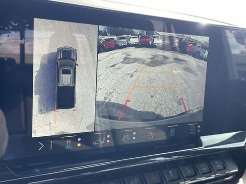 Used 2023 Chevrolet Silverado 1500 ZR2 w/ Technology Package image 19