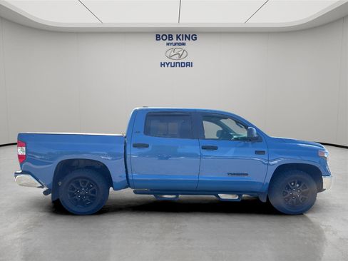 Used 2020 Toyota Tundra SR5 w/ SR5 Leather Package AWD/4WD image 6