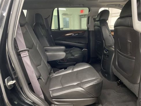 Used 2015 Cadillac Escalade Luxury image 17