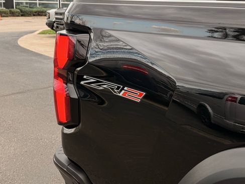 Used 2024 Chevrolet Colorado ZR2 w/ ZR2 Convenience Package III image 17