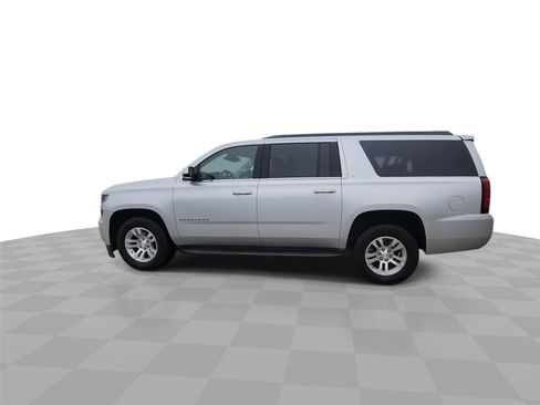 Used 2018 Chevrolet Suburban LT AWD/4WD image 6
