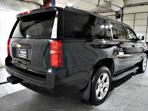 Used 2015 Chevrolet Suburban LT image 6