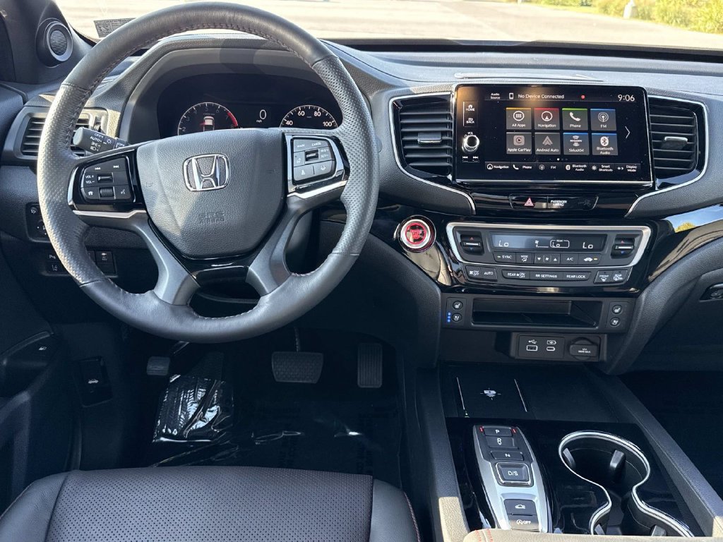 Used 2024 Honda Ridgeline Black Edition image 3