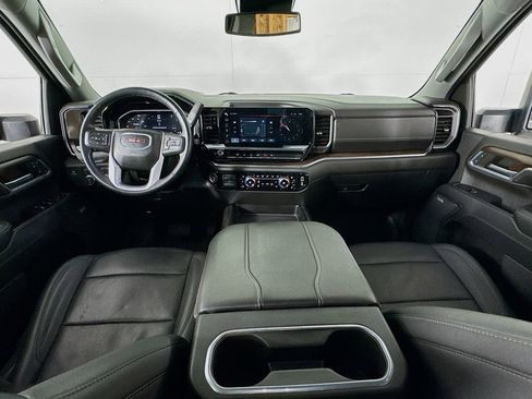 Used 2024 GMC Sierra 3500 SLT w/ SLT Convenience Package image 30