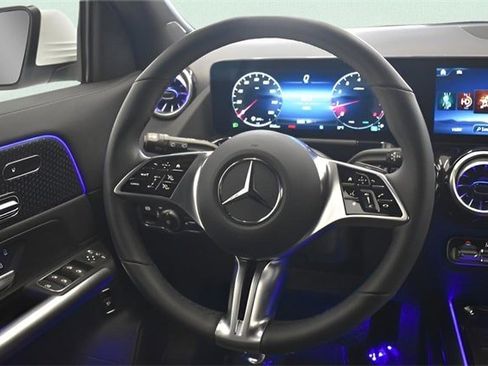 New 2025 Mercedes-Benz GLA 250 4MATIC image 18