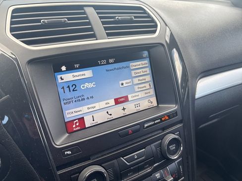 Used 2017 Ford Explorer XLT w/ Equipment Group 202A FWD image 3