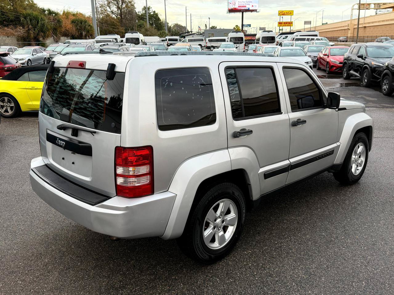 Used 2011 Jeep Liberty Sport RWD image 4