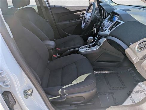 Used 2015 Chevrolet Cruze LT image 18