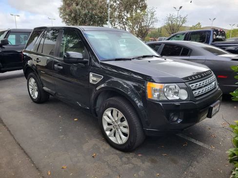 Used 2011 Land Rover LR2 HSE AWD/4WD image 9