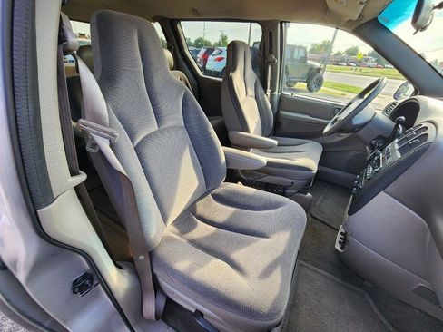 Used 2001 Dodge Caravan SE FWD image 16