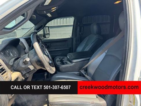 Used 2022 RAM 3500 Tradesman w/ Chrome Appearance Group AWD/4WD image 9