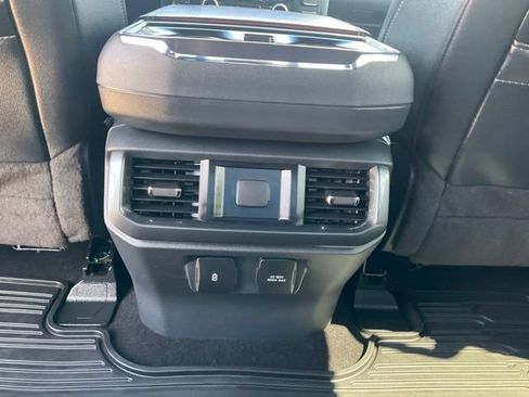 Used 2023 Ford F150 Lariat AWD/4WD image 28