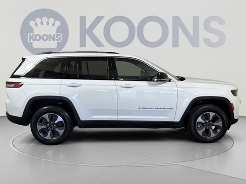 Used 2022 Jeep Grand Cherokee Limited 4xe w/ Luxury Tech Group II AWD/4WD image 8