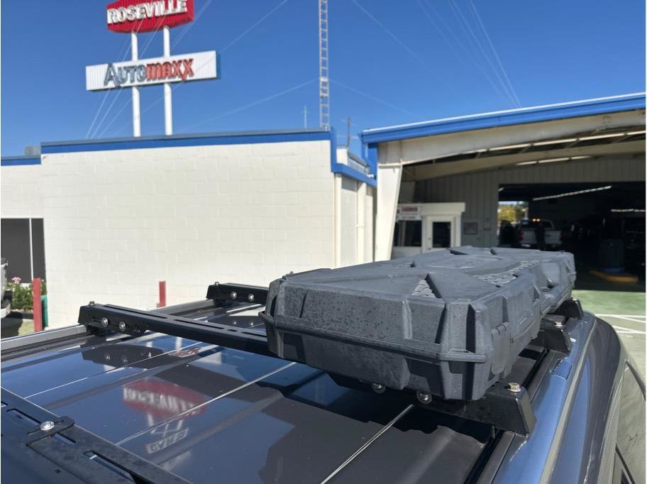 Used 2011 Lexus GX 460 w/ Convenience Pkg AWD/4WD image 18