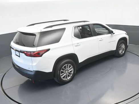 Used 2023 Chevrolet Traverse LT image 55