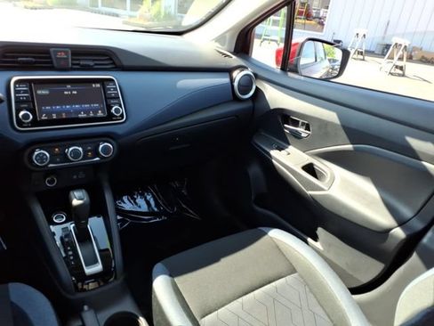 Used 2024 Nissan Versa SV FWD image 17