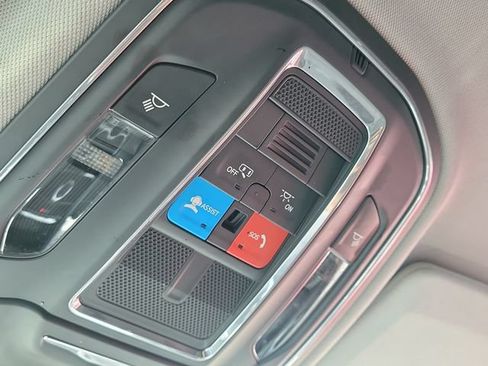 Used 2023 Jeep Grand Cherokee Laredo AWD/4WD image 28