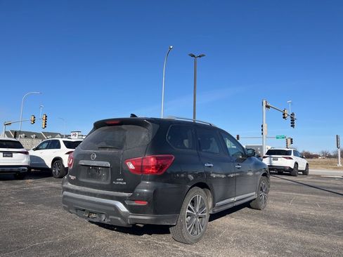 Used 2020 Nissan Pathfinder Platinum image 6