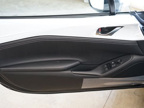 New 2026 MAZDA MX-5 Miata Grand Touring w/ Weather Package RWD image 9