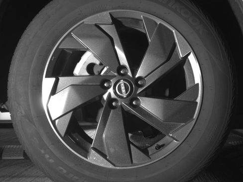 Used 2025 Nissan Rogue SV image 15