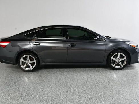 Used 2013 Toyota Avalon XLE Premium FWD image 4
