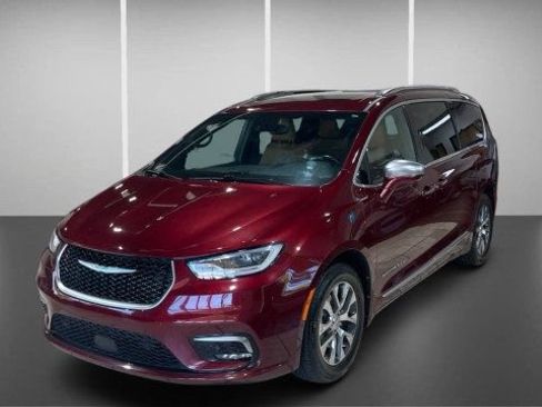Used 2021 Chrysler Pacifica Pinnacle FWD image 12