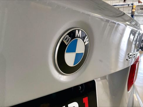 Used 2018 BMW 320i Sedan w/ Convenience Package RWD image 31