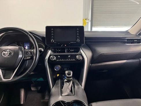 Used 2022 Toyota Venza LE AWD/4WD image 20