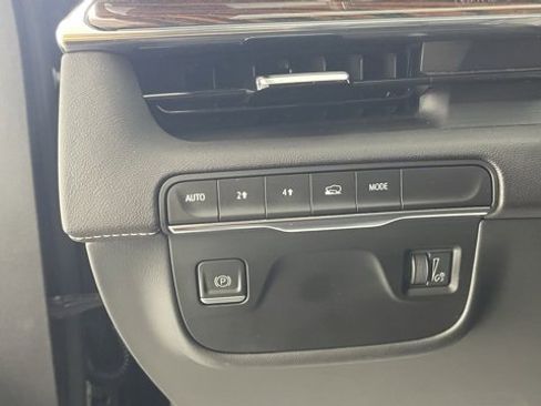 Used 2022 Cadillac Escalade ESV Premium Luxury image 39