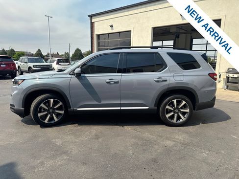 Used 2025 Honda Pilot Elite image 4