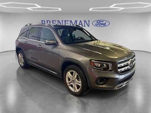 Used 2021 Mercedes-Benz GLB 250 4MATIC image 3