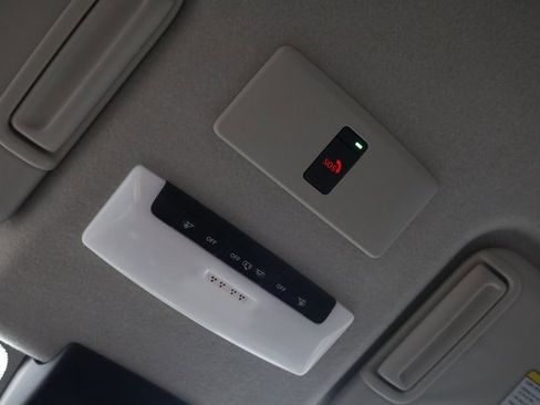 Certified 2024 Nissan Kicks SV image 21