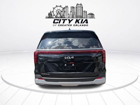 New 2026 Kia Carnival FWD image 6