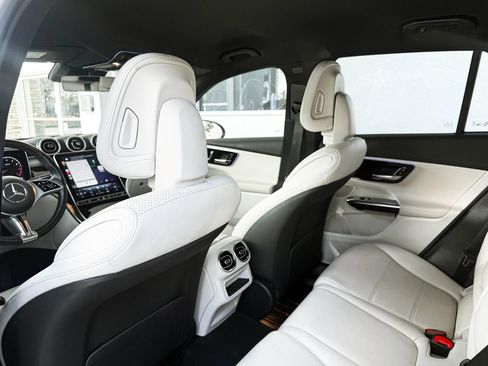 Used 2023 Mercedes-Benz GLC 300 4MATIC image 23