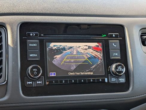 Used 2019 Honda HR-V LX image 3