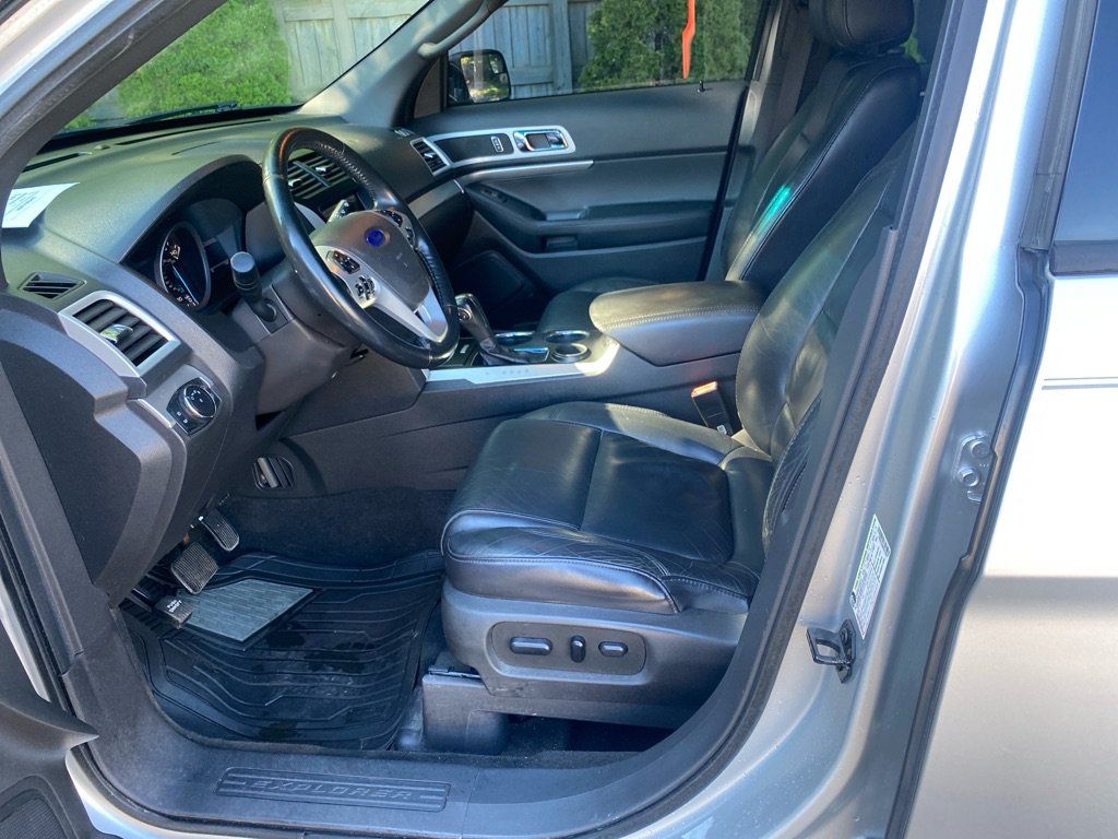 Used 2013 Ford Explorer XLT FWD image 9