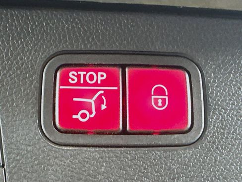 Used 2016 Mercedes-Benz GLC 300 4MATIC image 30