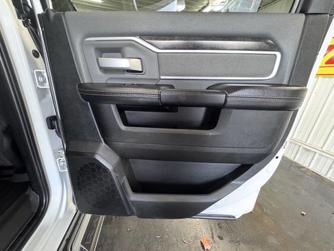 Used 2021 RAM 2500 Big Horn image 44