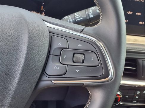 Used 2025 Buick Encore GX Preferred FWD image 16