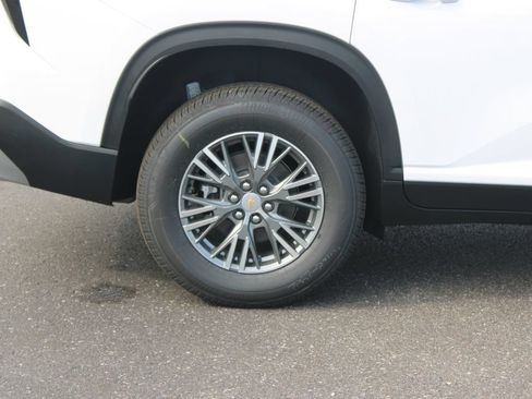 New 2027 Chevrolet Traverse LT w/ Driver Confidence Package FWD image 13
