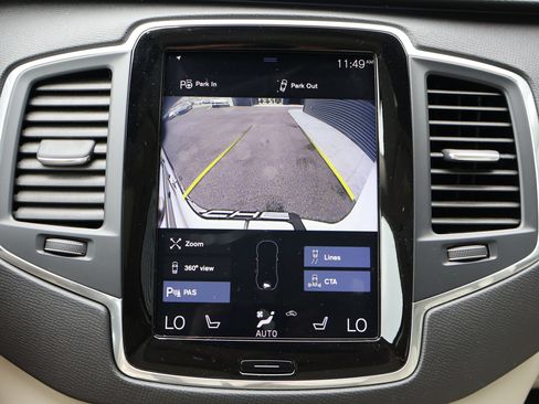 Used 2019 Volvo XC90 T6 Momentum w/ Advanced Package AWD/4WD image 17