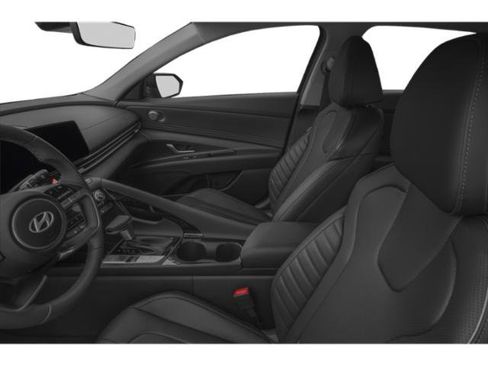 Used 2025 Hyundai Elantra Limited FWD image 12